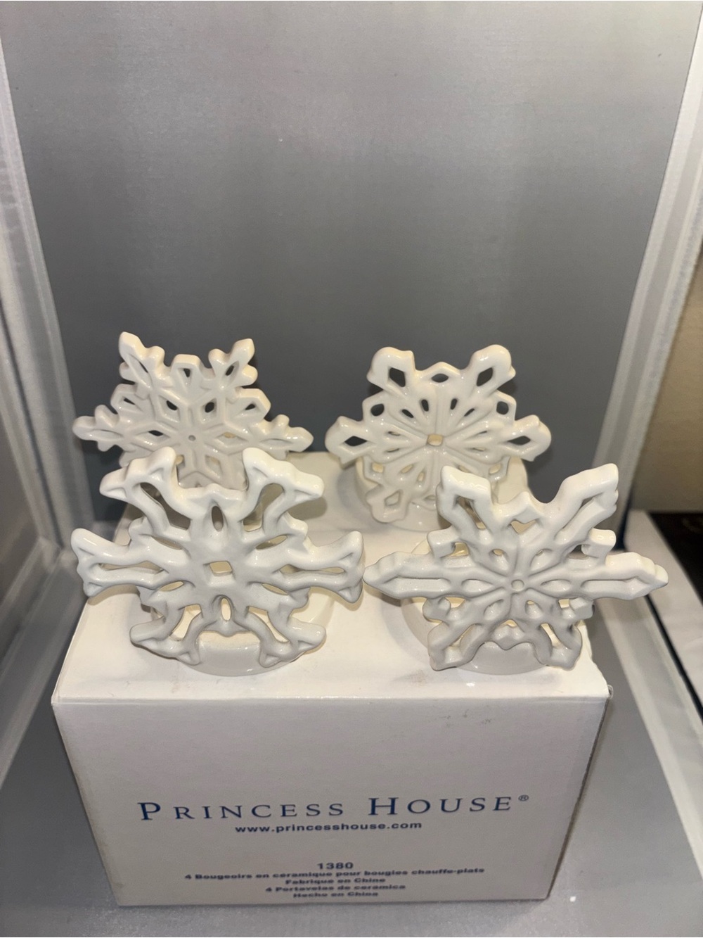 Princess House White Ceramic Snowflake tea light holders - Set of 4